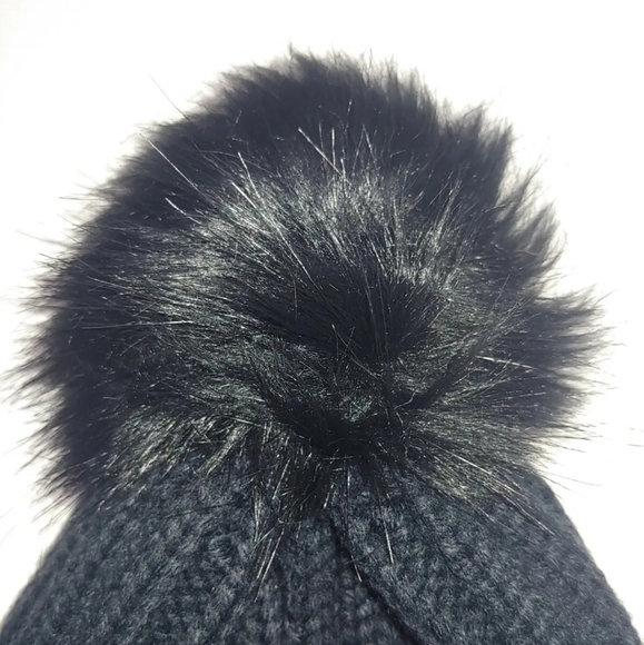 Under Armour Women’s Pom Beanie Hat - Picture 2 of 5